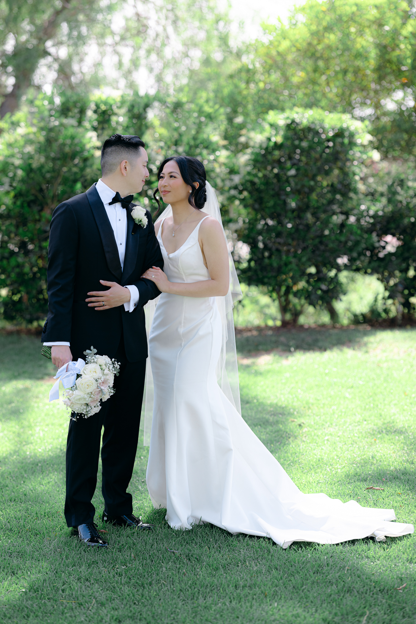 Bride and groom at Alta Vista Country Club